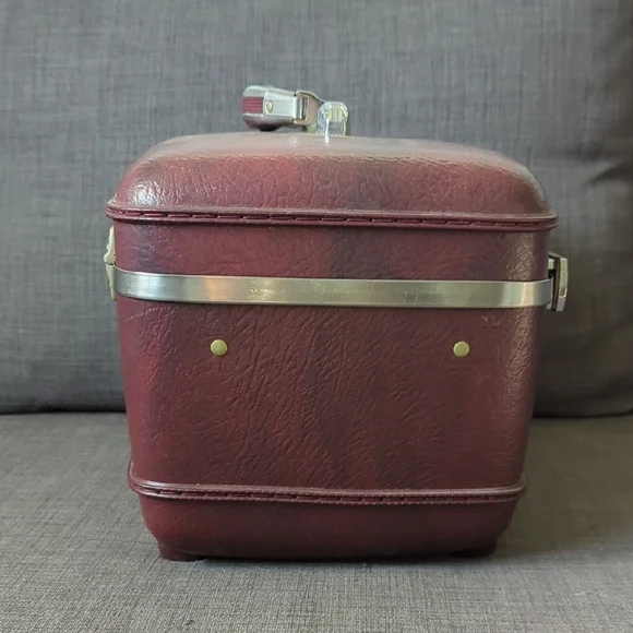 Vintage Burgundy Travel Case American Tourister With Working Lock - Picture 2 of 11